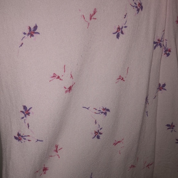 Banana Republic; Nice light pink, comfortable women’s top! - Picture 3 of 4